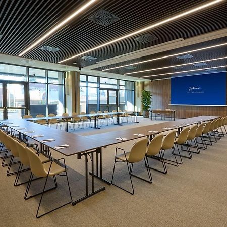 Radisson Blu Hotel, Bergamo Choruslife ภายนอก รูปภาพ