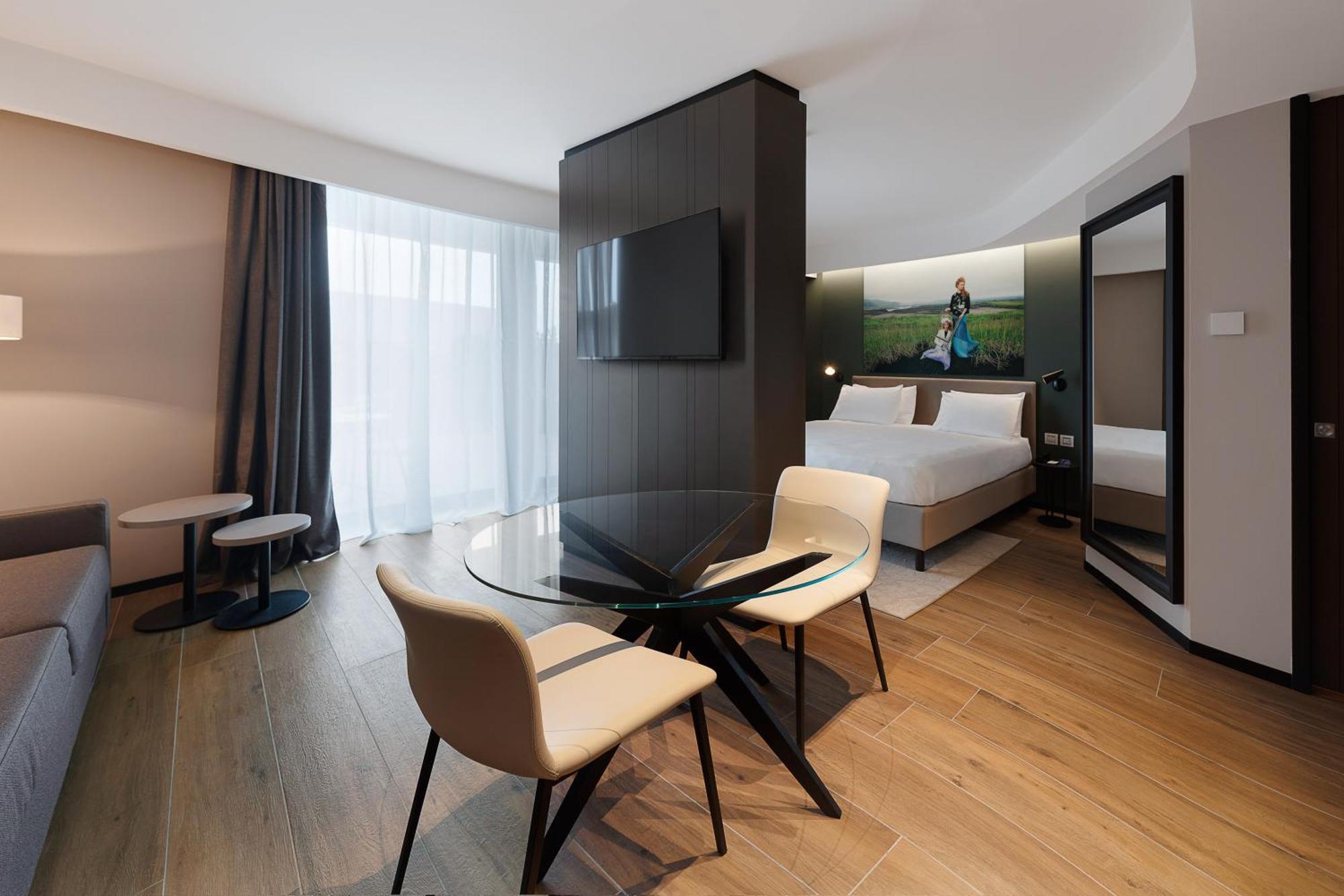 Radisson Blu Hotel, Bergamo Choruslife ภายนอก รูปภาพ