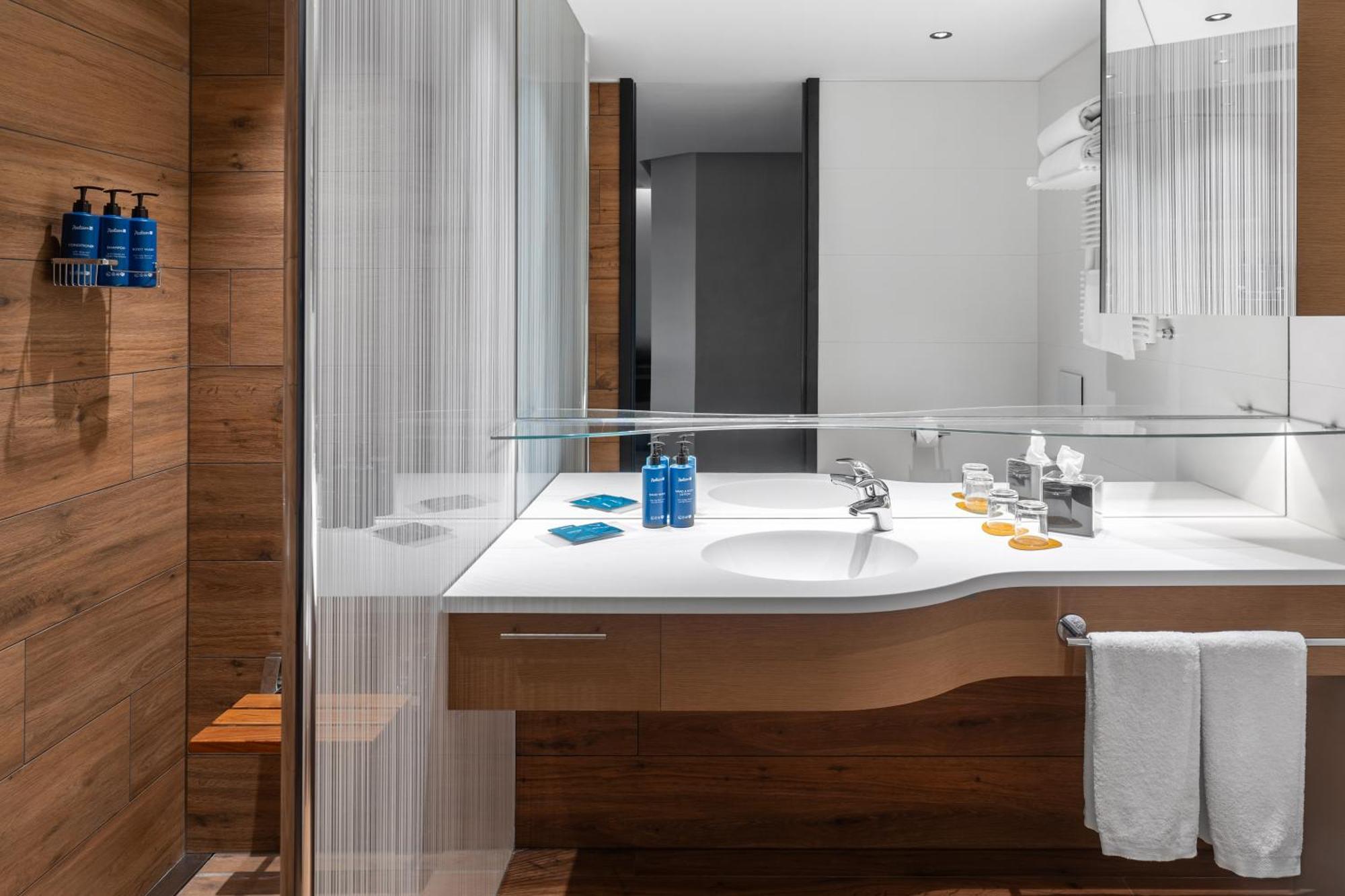 Radisson Blu Hotel, Bergamo Choruslife ภายนอก รูปภาพ