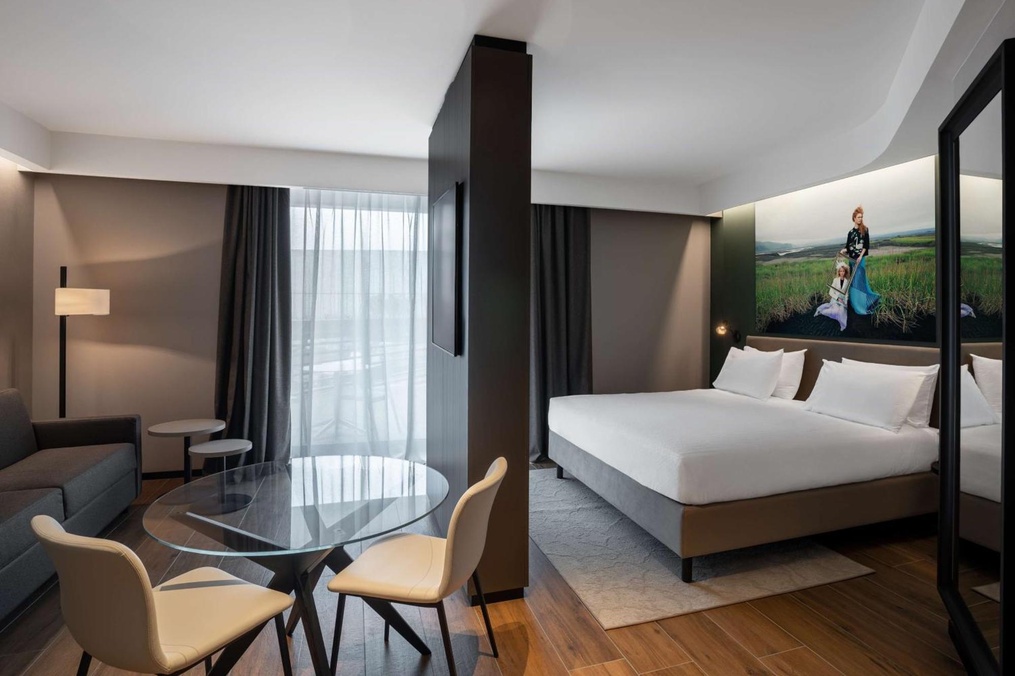 Radisson Blu Hotel, Bergamo Choruslife ภายนอก รูปภาพ