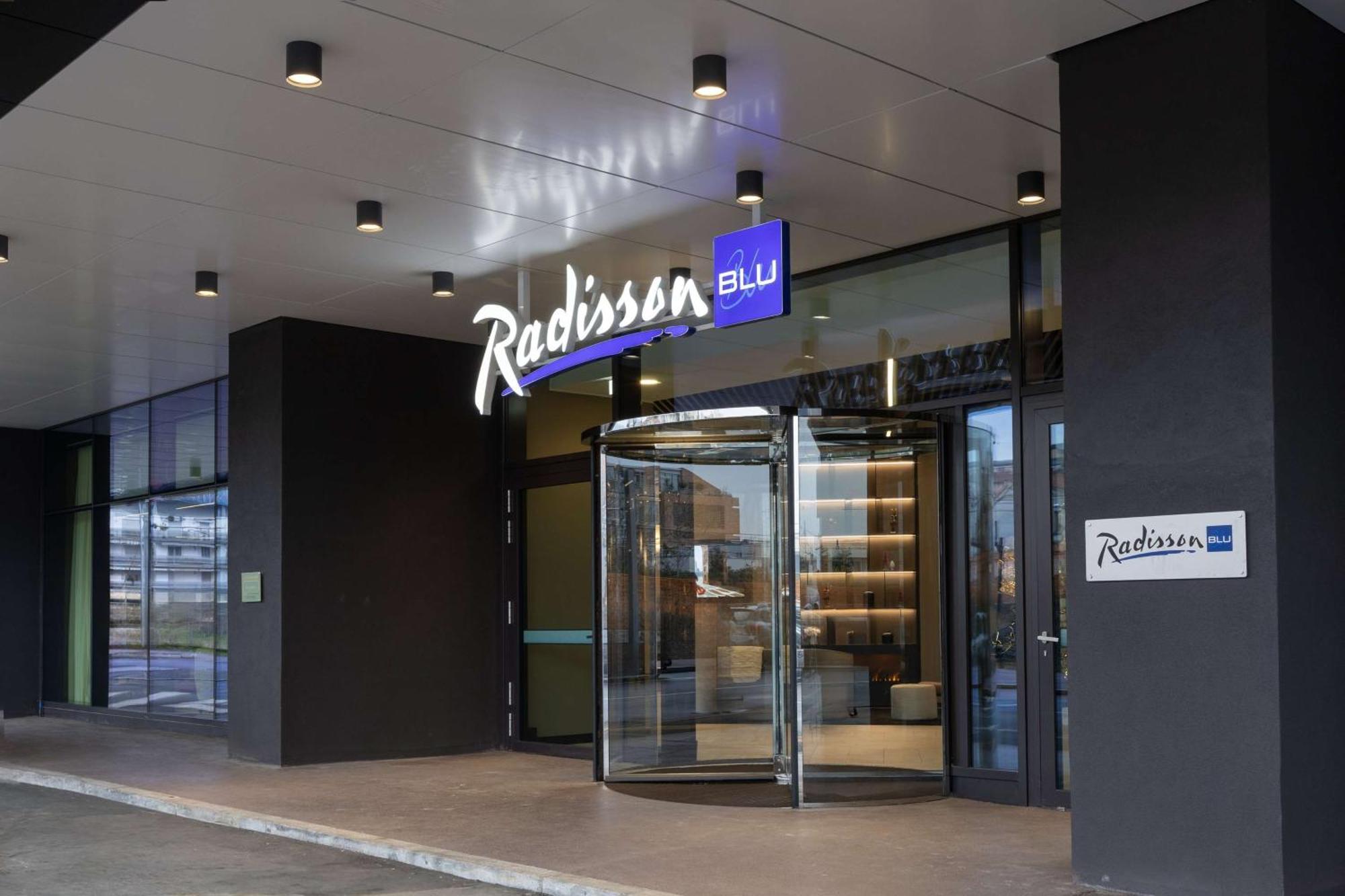 Radisson Blu Hotel, Bergamo Choruslife ภายนอก รูปภาพ