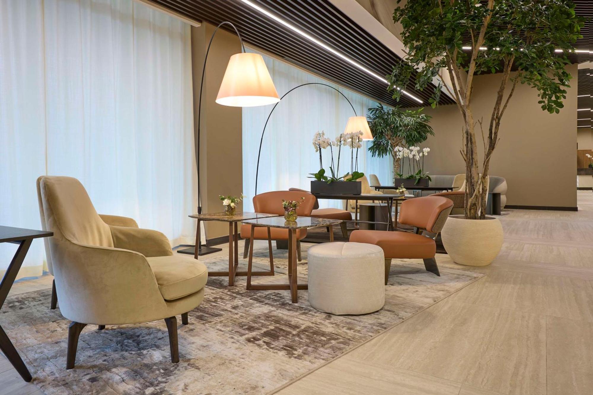 Radisson Blu Hotel, Bergamo Choruslife ภายนอก รูปภาพ