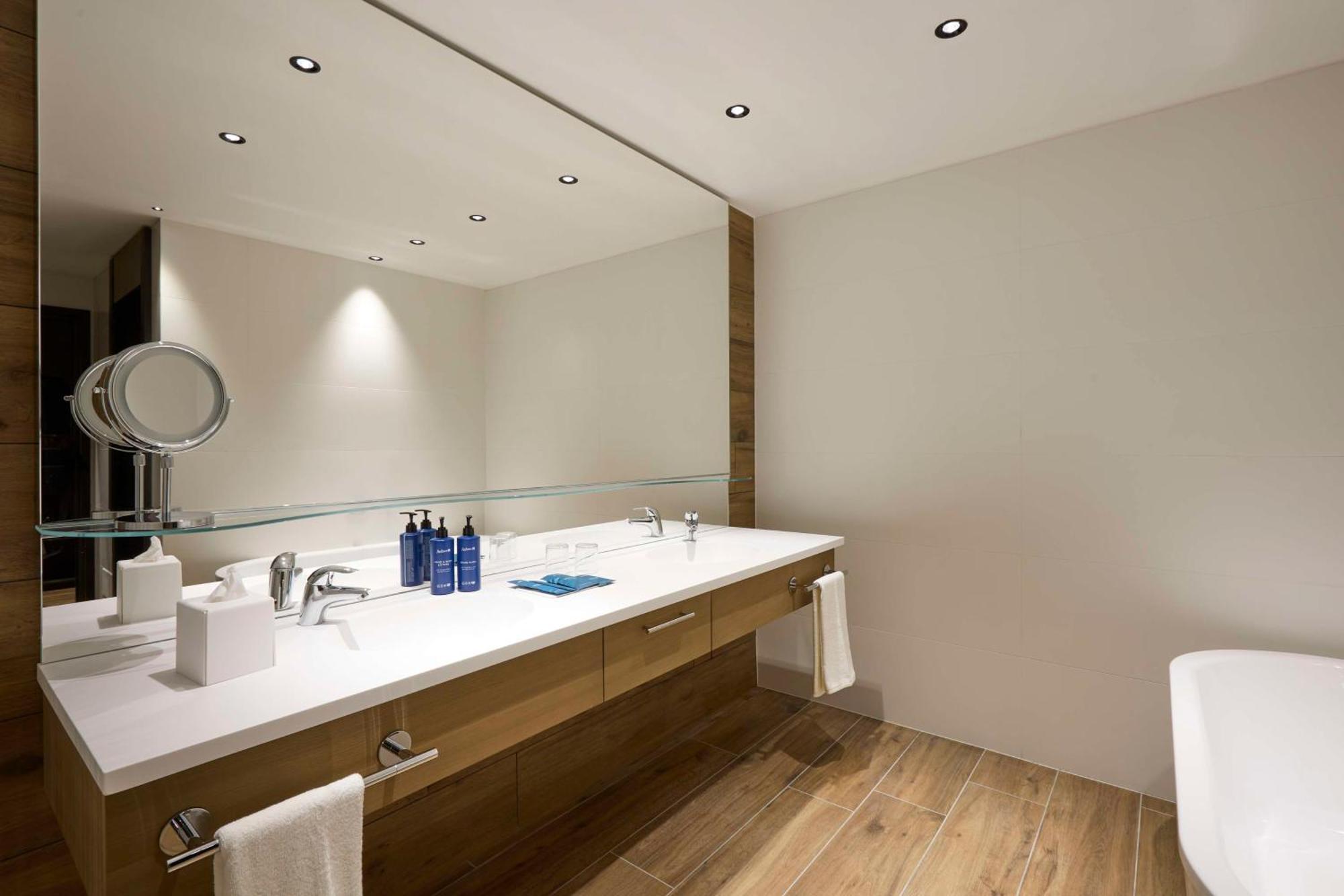 Radisson Blu Hotel, Bergamo Choruslife ภายนอก รูปภาพ