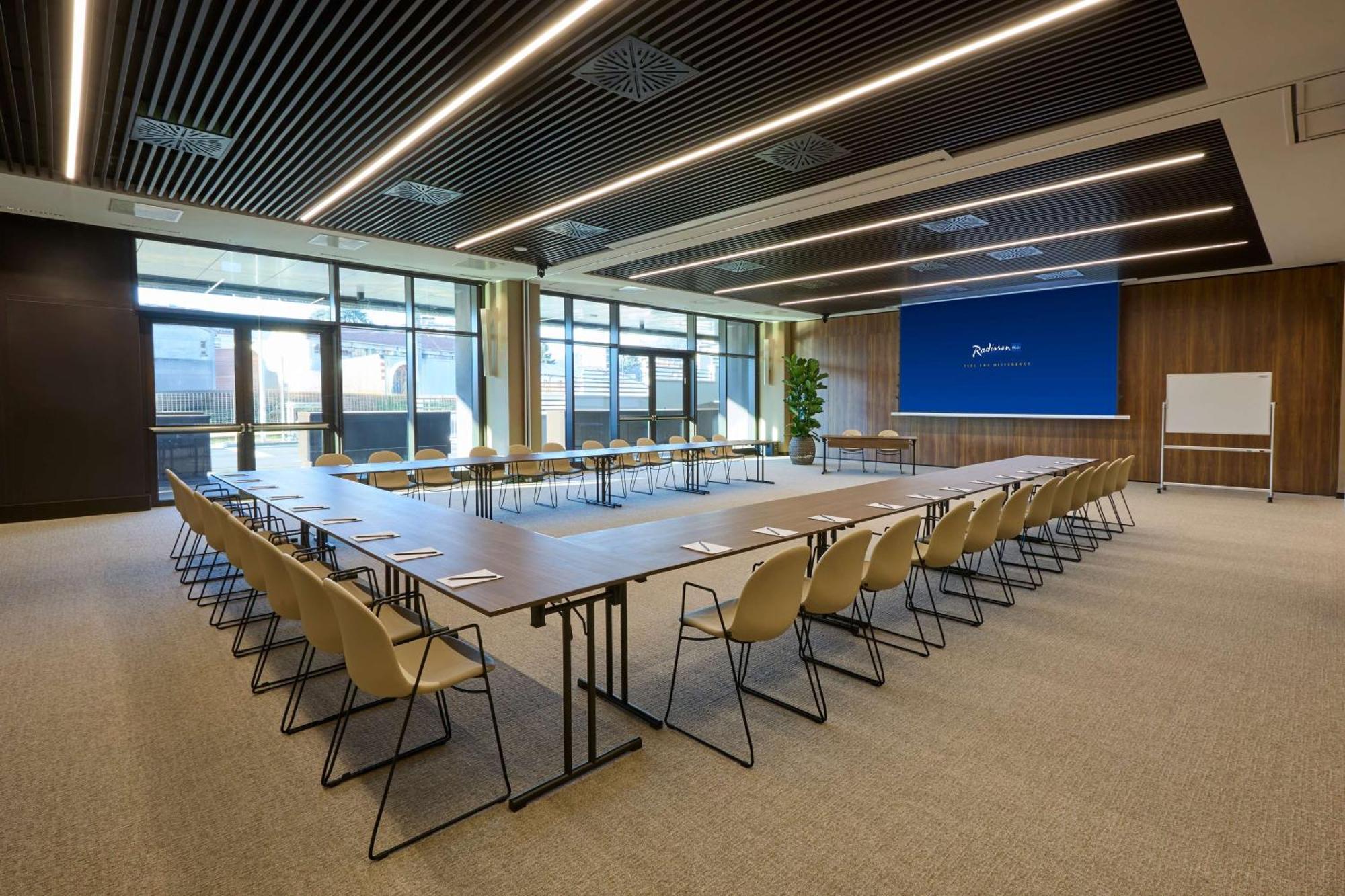 Radisson Blu Hotel, Bergamo Choruslife ภายนอก รูปภาพ