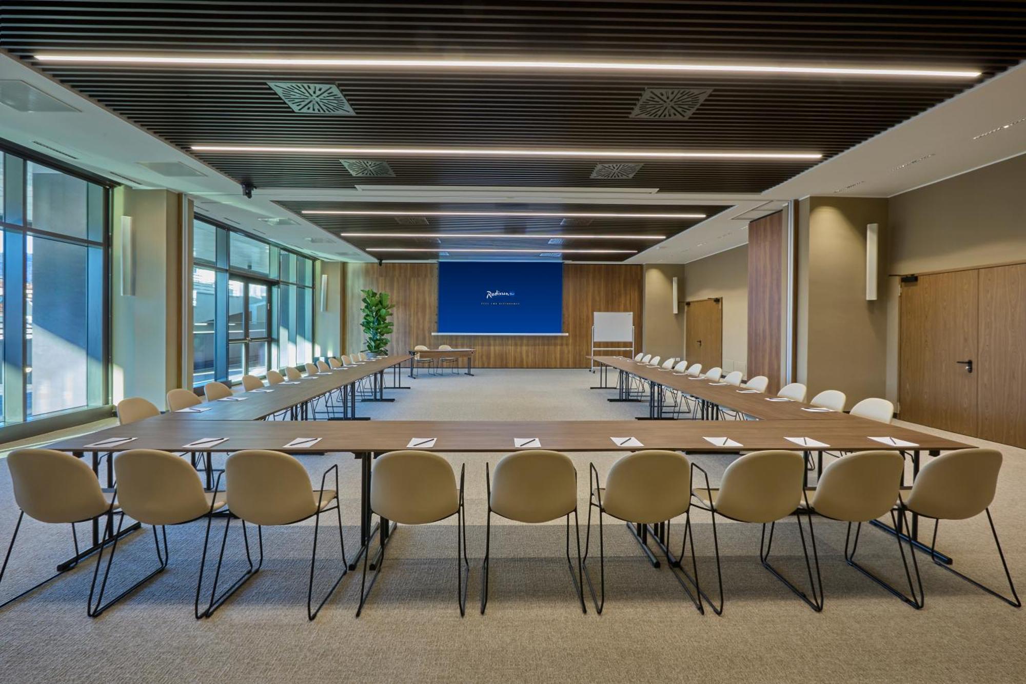 Radisson Blu Hotel, Bergamo Choruslife ภายนอก รูปภาพ
