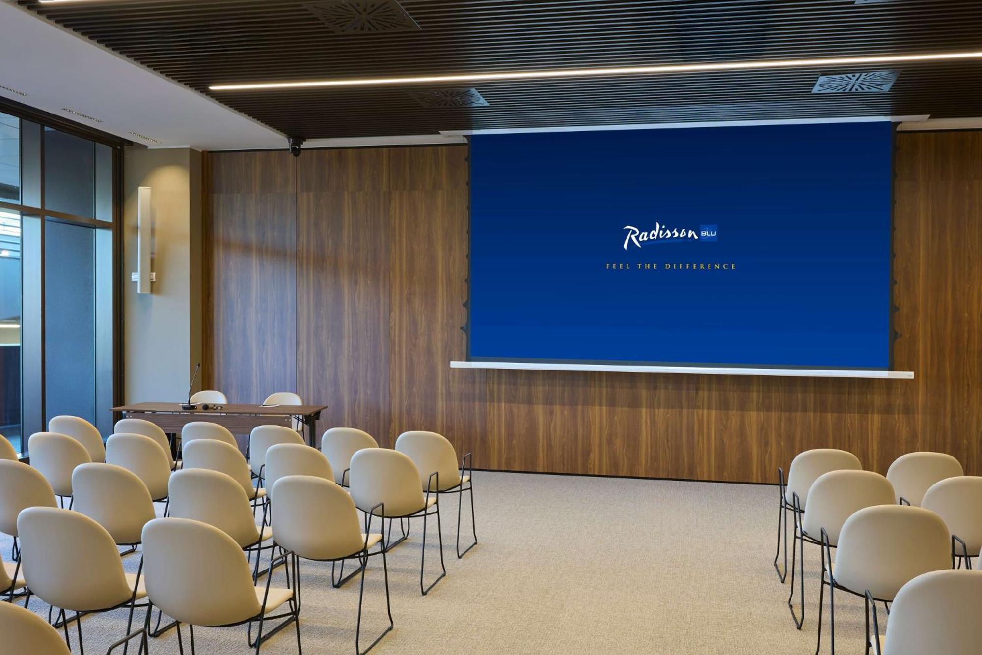 Radisson Blu Hotel, Bergamo Choruslife ภายนอก รูปภาพ
