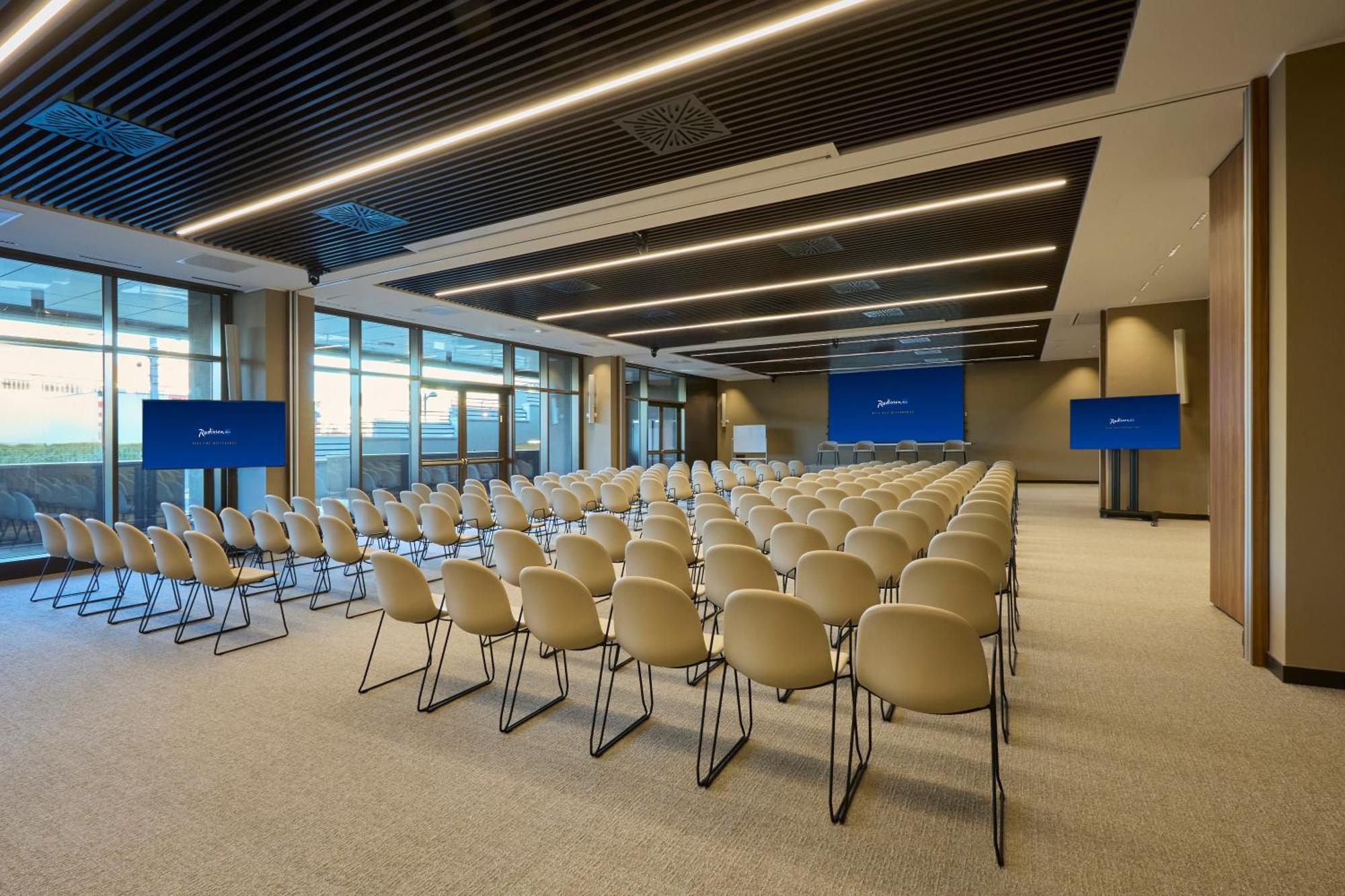 Radisson Blu Hotel, Bergamo Choruslife ภายนอก รูปภาพ