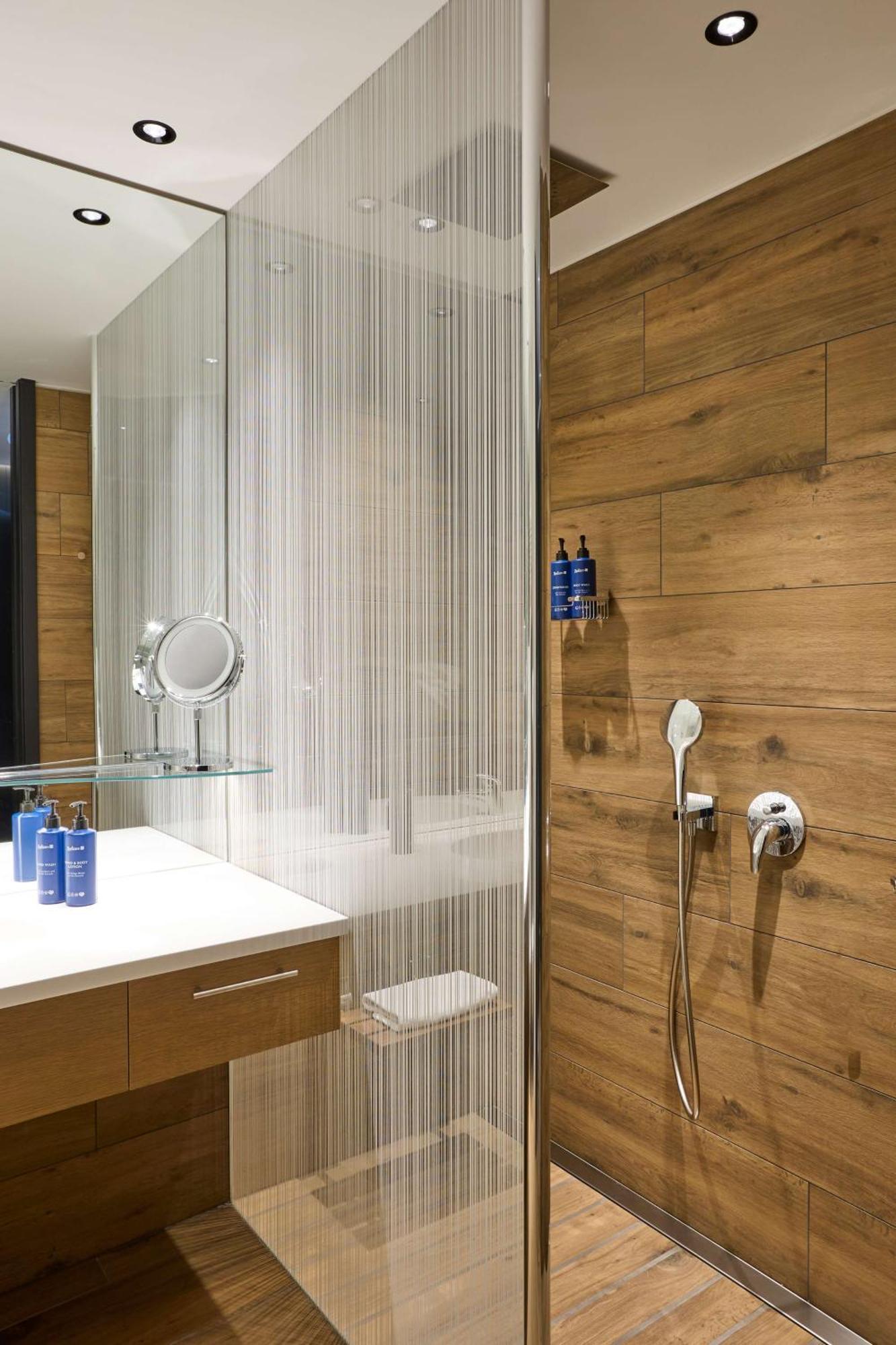 Radisson Blu Hotel, Bergamo Choruslife ภายนอก รูปภาพ