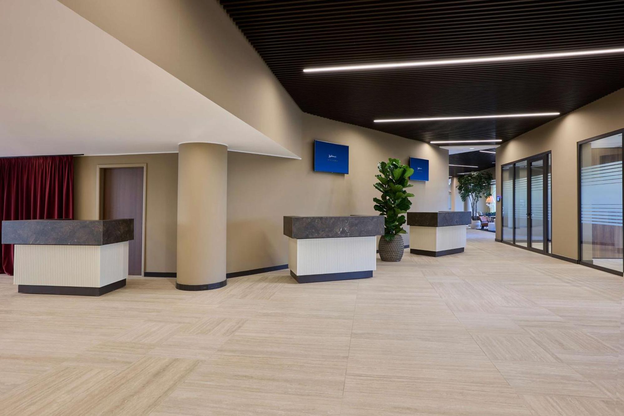 Radisson Blu Hotel, Bergamo Choruslife ภายนอก รูปภาพ