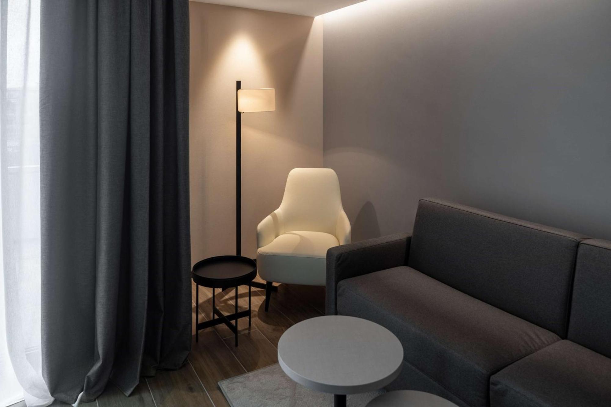 Radisson Blu Hotel, Bergamo Choruslife ภายนอก รูปภาพ