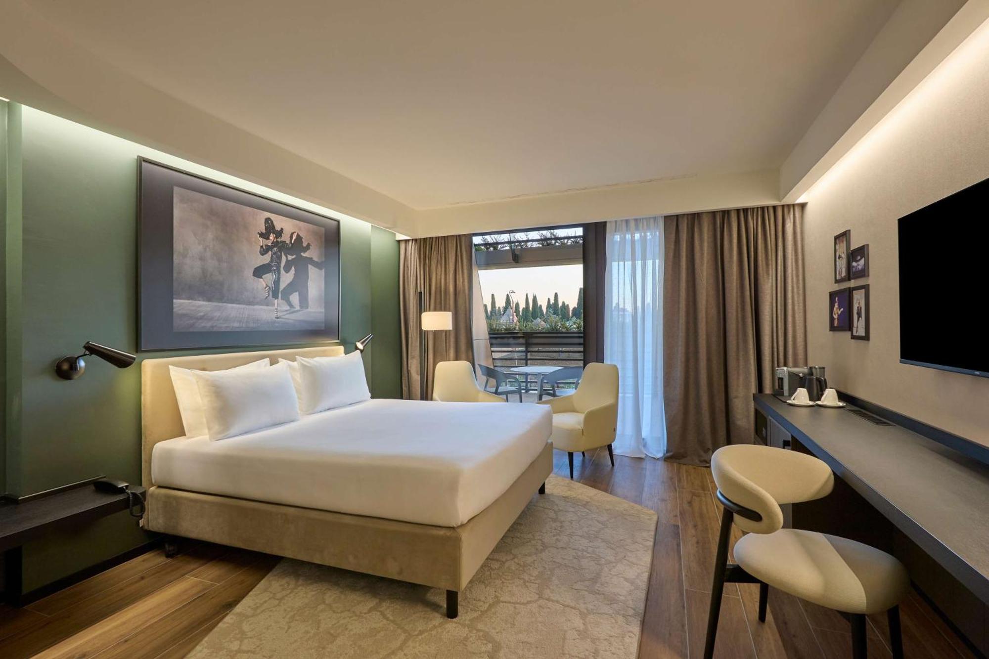 Radisson Blu Hotel, Bergamo Choruslife ภายนอก รูปภาพ